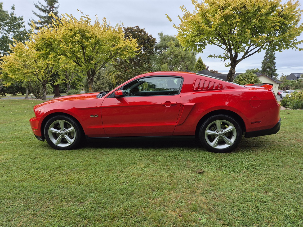 2011 FORD MUSTANG