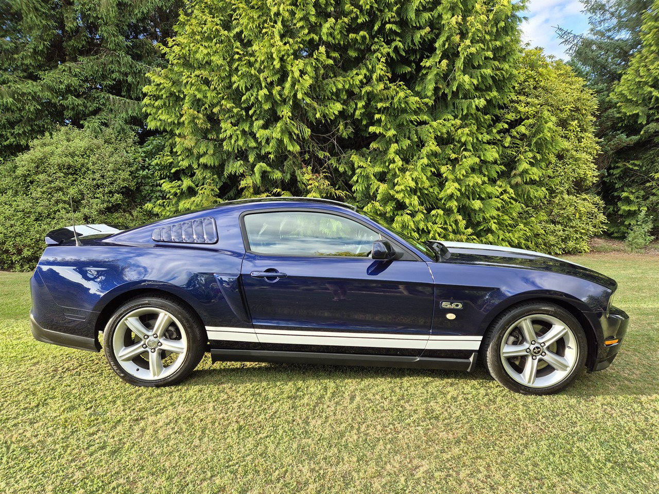 2011 FORD MUSTANG