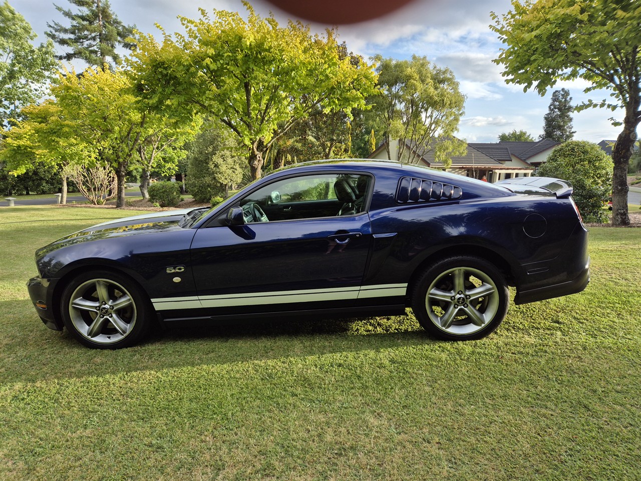 2011 FORD MUSTANG