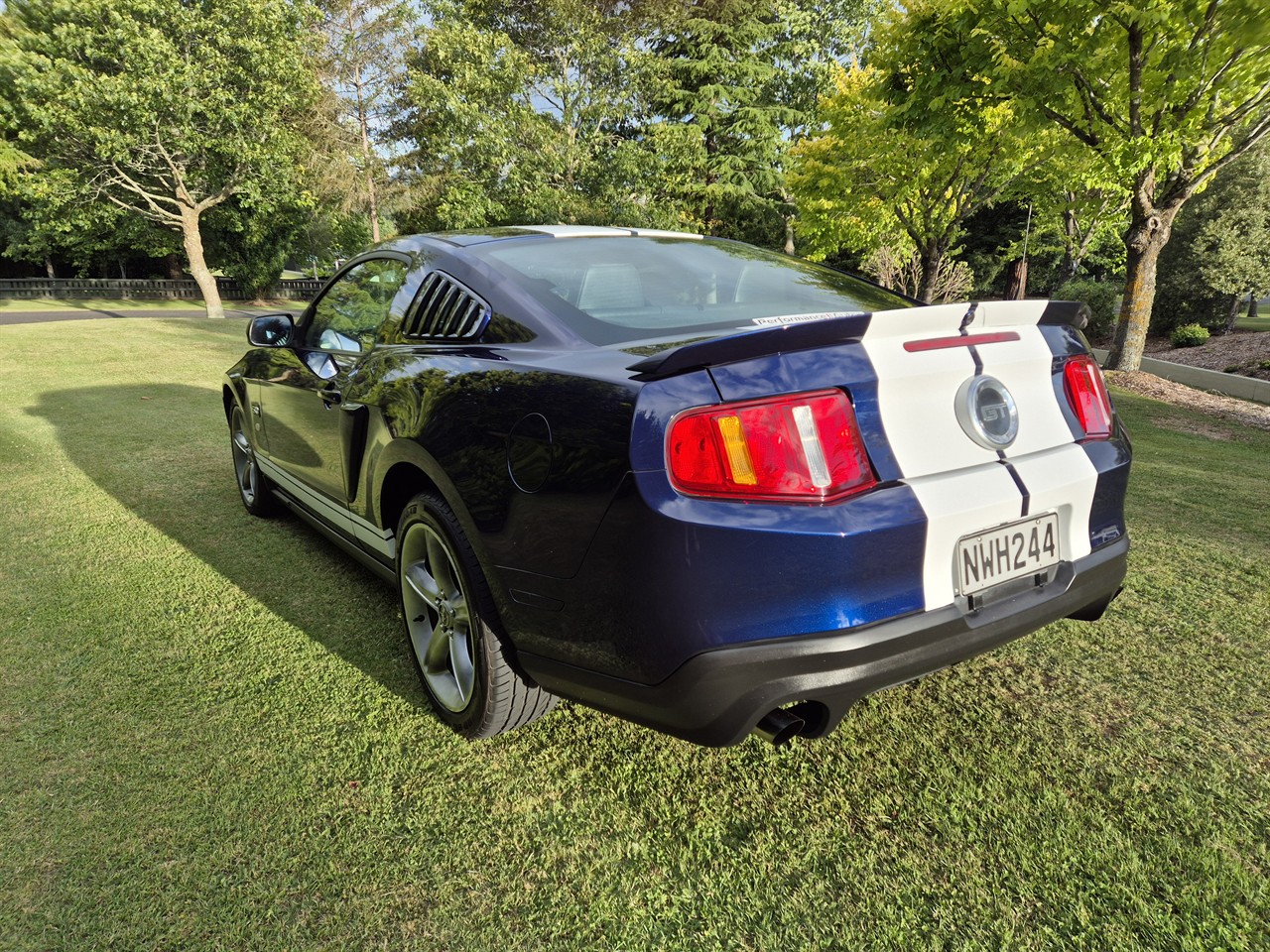 2011 FORD MUSTANG