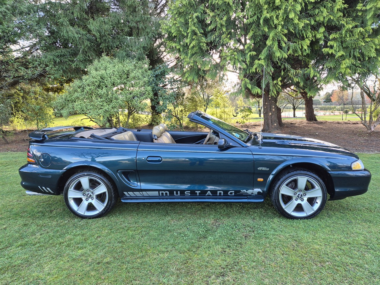 1995 FORD MUSTANG