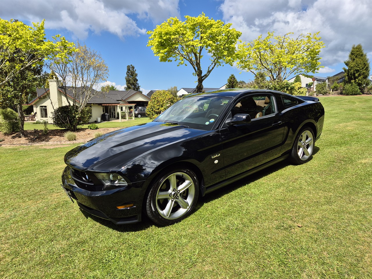 2011 FORD MUSTANG
