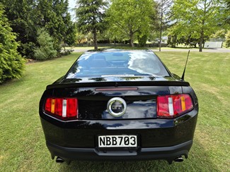 2011 FORD MUSTANG - Thumbnail